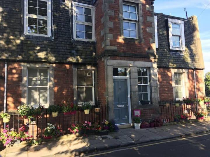 Beautiful Scandi-Inspired One Bed In Stockbridge Единбург Екстериор снимка